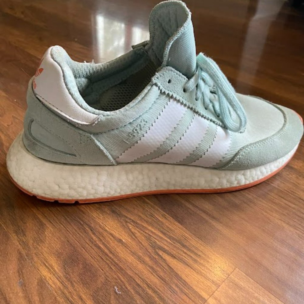 Adidas Women's Die Marke Mit den 3 Streifen - size 9.5 - Picture 3 of 7